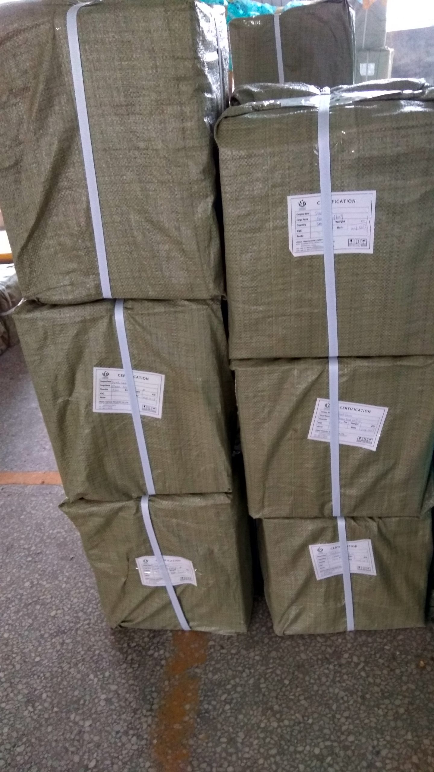 Packages for 3 side sealed bags with zipper